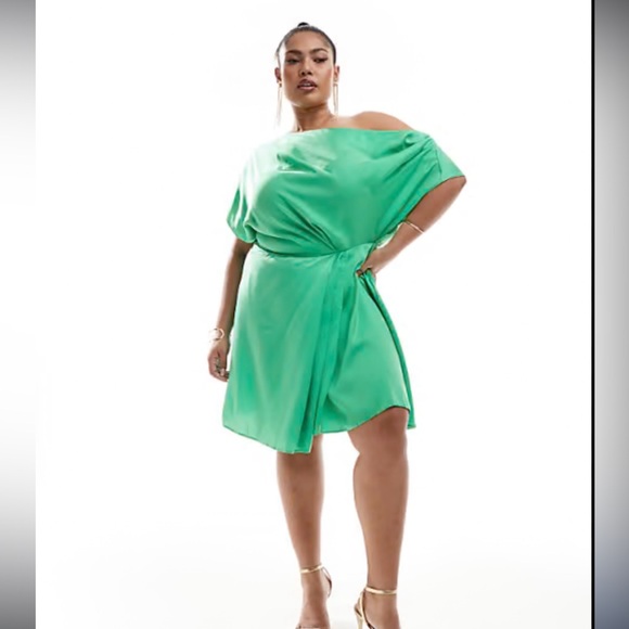 Dresses & Skirts - Elegant Green Off-Shoulder Dress